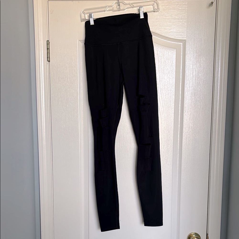 Alo Ripped Leggings - Picture 2 of 6